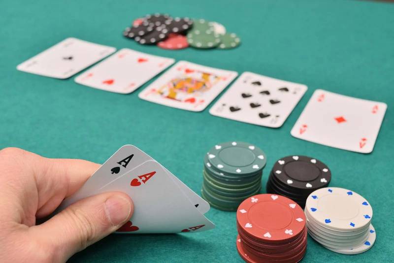 Cách nhận diện bài mạnh theo biến thể poker